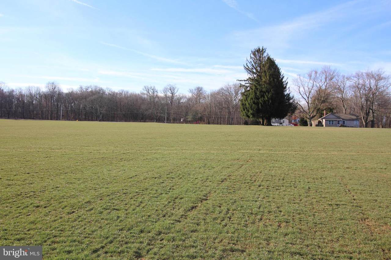 3731 Damascus Road - Photo 1