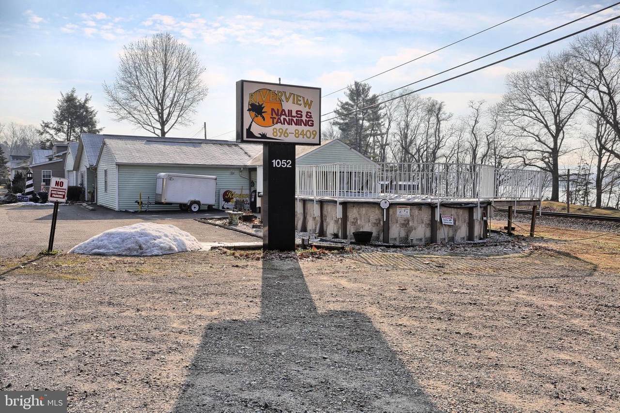1052 River Road - Photo 1