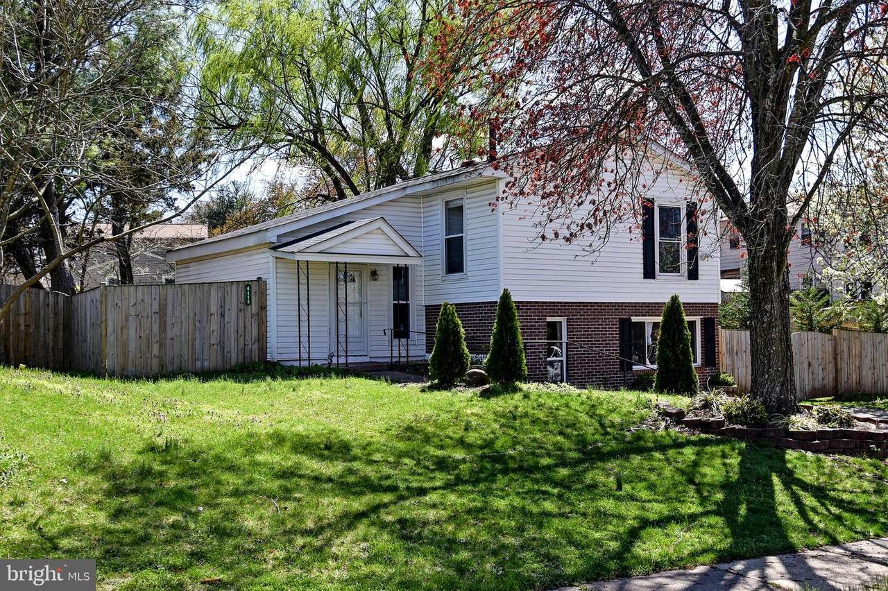 4113 Hamlin Avenue - Photo 1