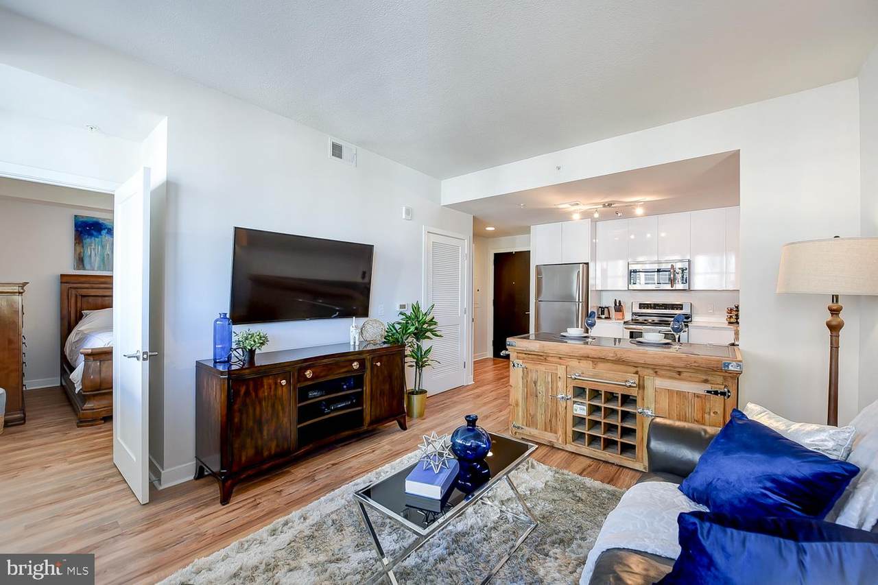 460 New York Avenue - Photo 1
