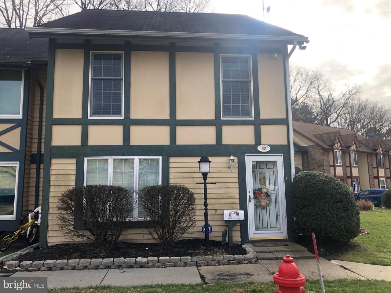42 Chelsea Circle - Photo 1