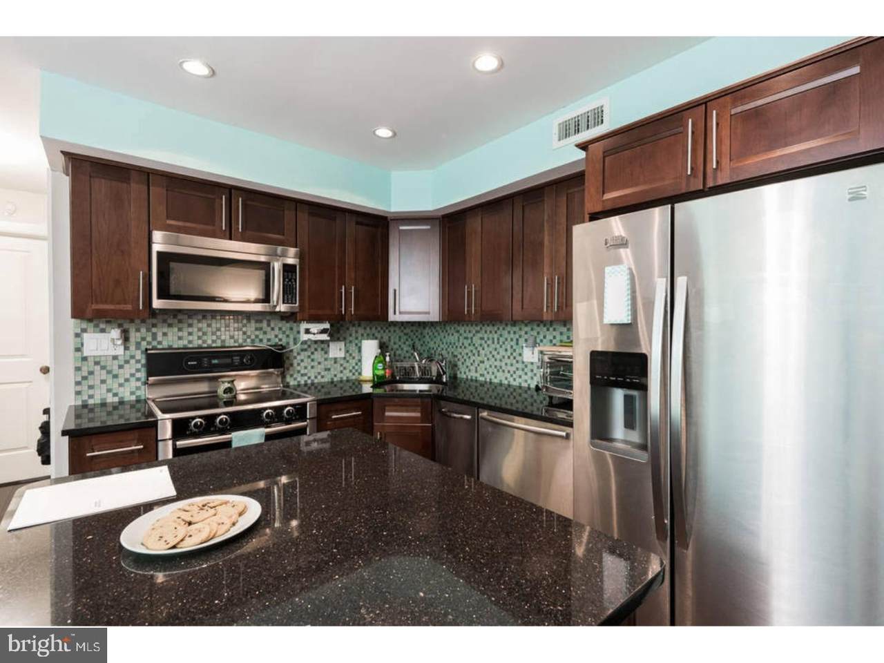 1522-24 Race Street - Photo 1