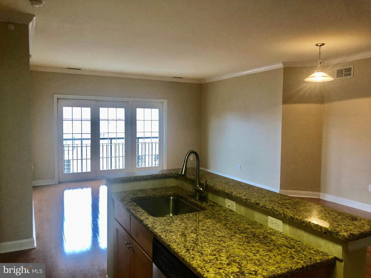 500 Admirals Way - Photo 1
