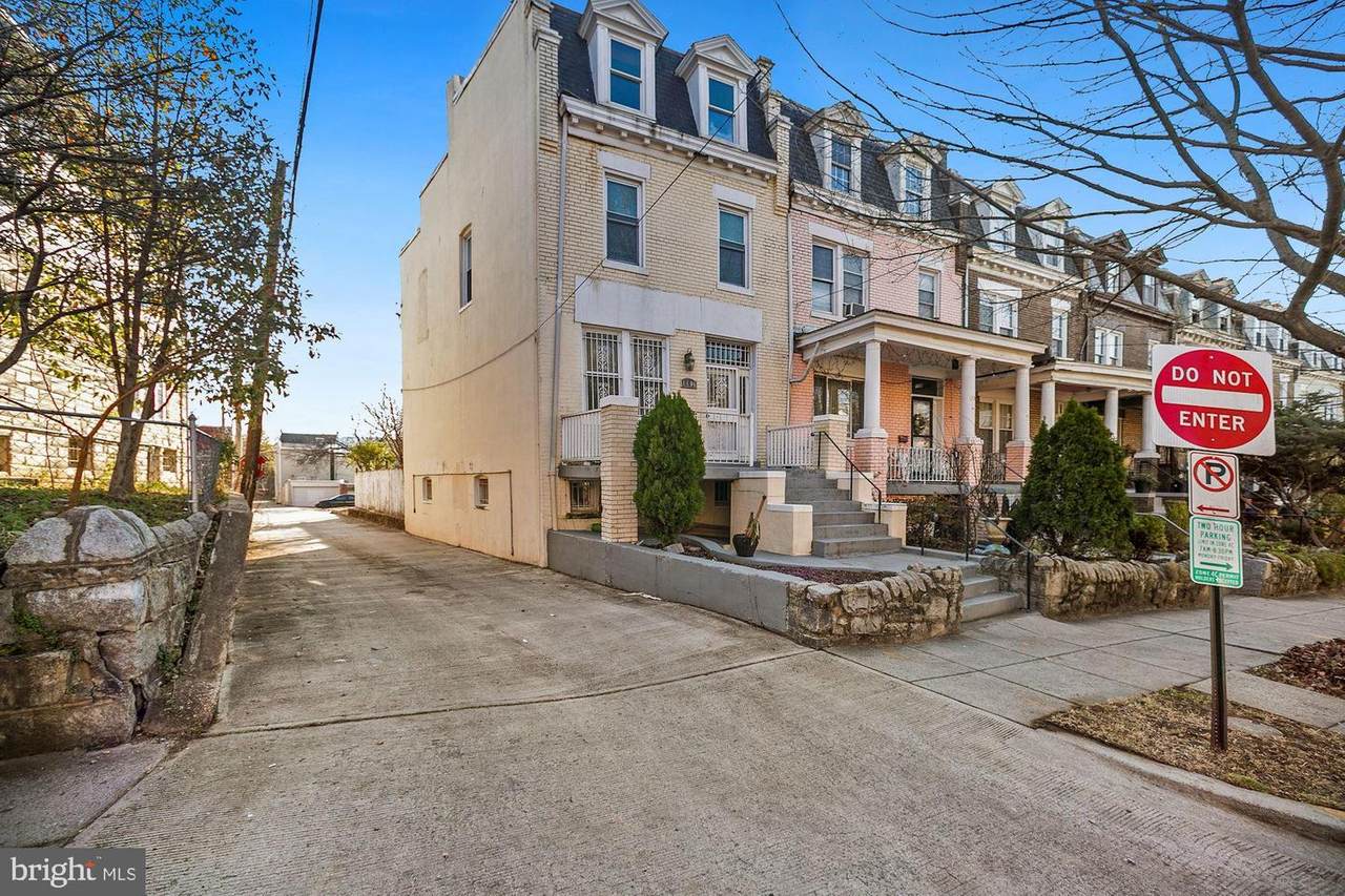 1106 Allison Street - Photo 1