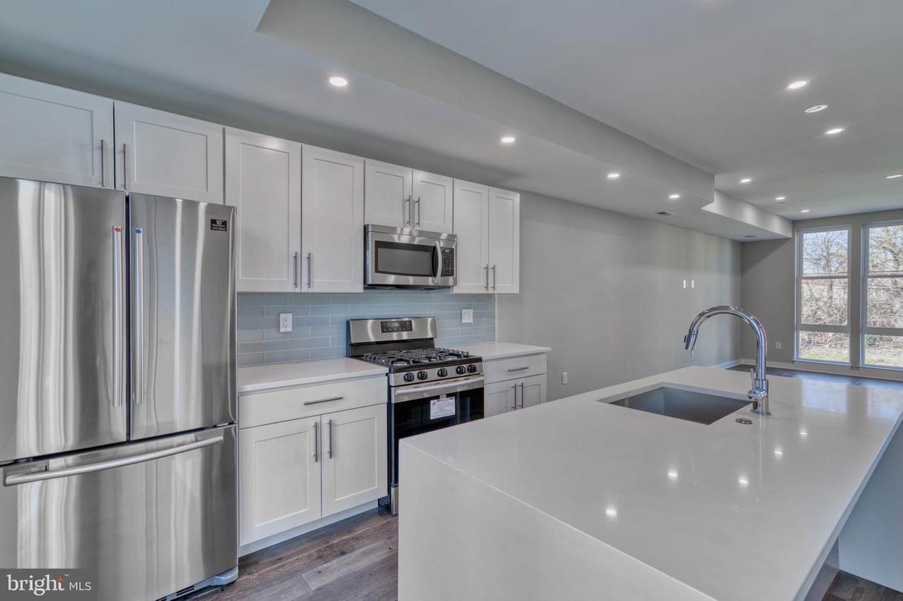 2404 Montgomery Avenue - Photo 1