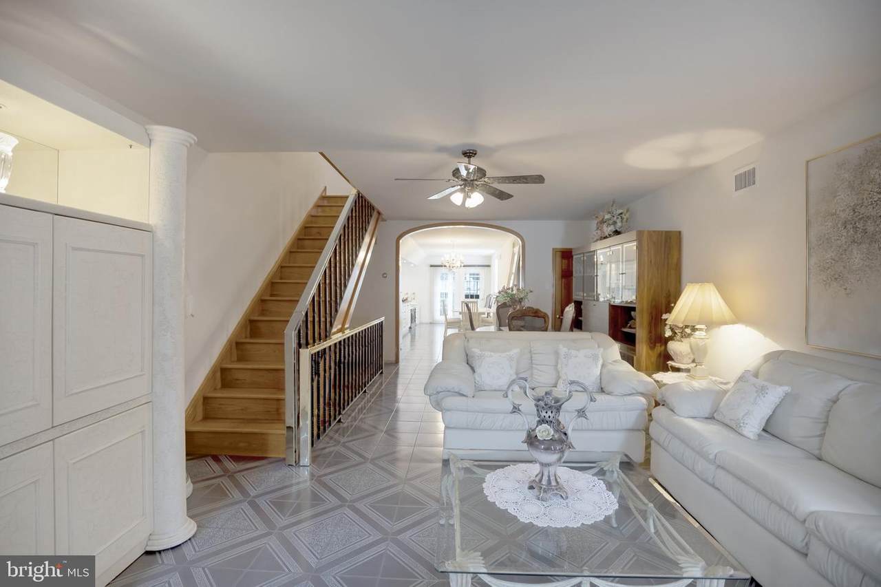 1915 13TH Street - Photo 1