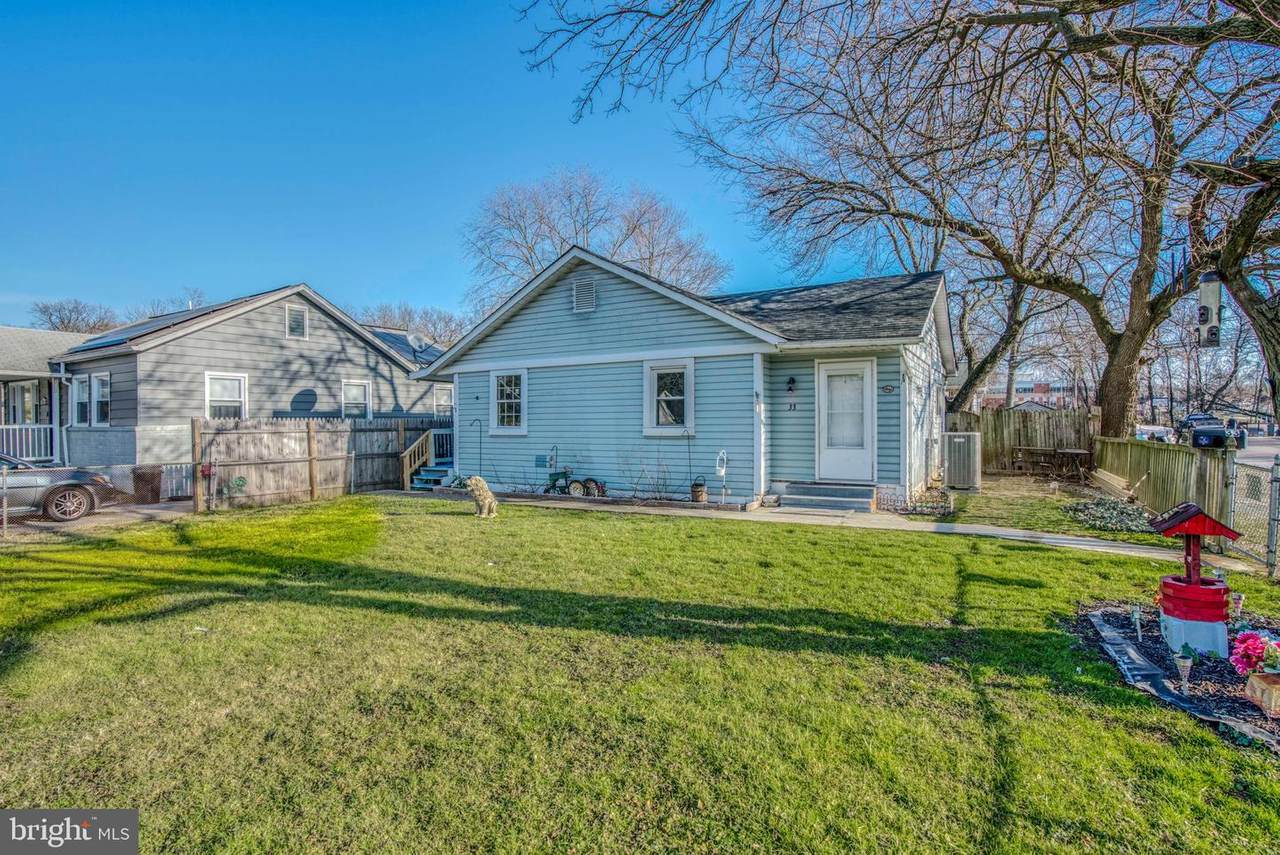 33 Transverse Avenue - Photo 1