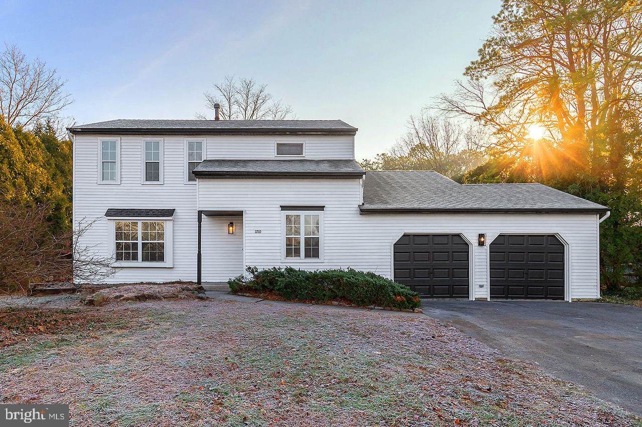 1710 Victoria Lane - Photo 1