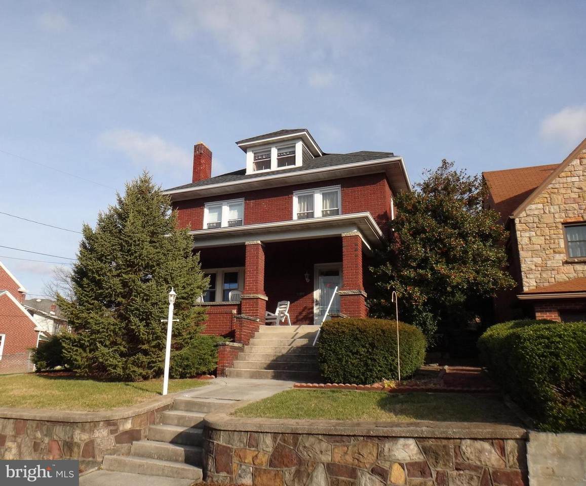 604 Kent Avenue - Photo 1