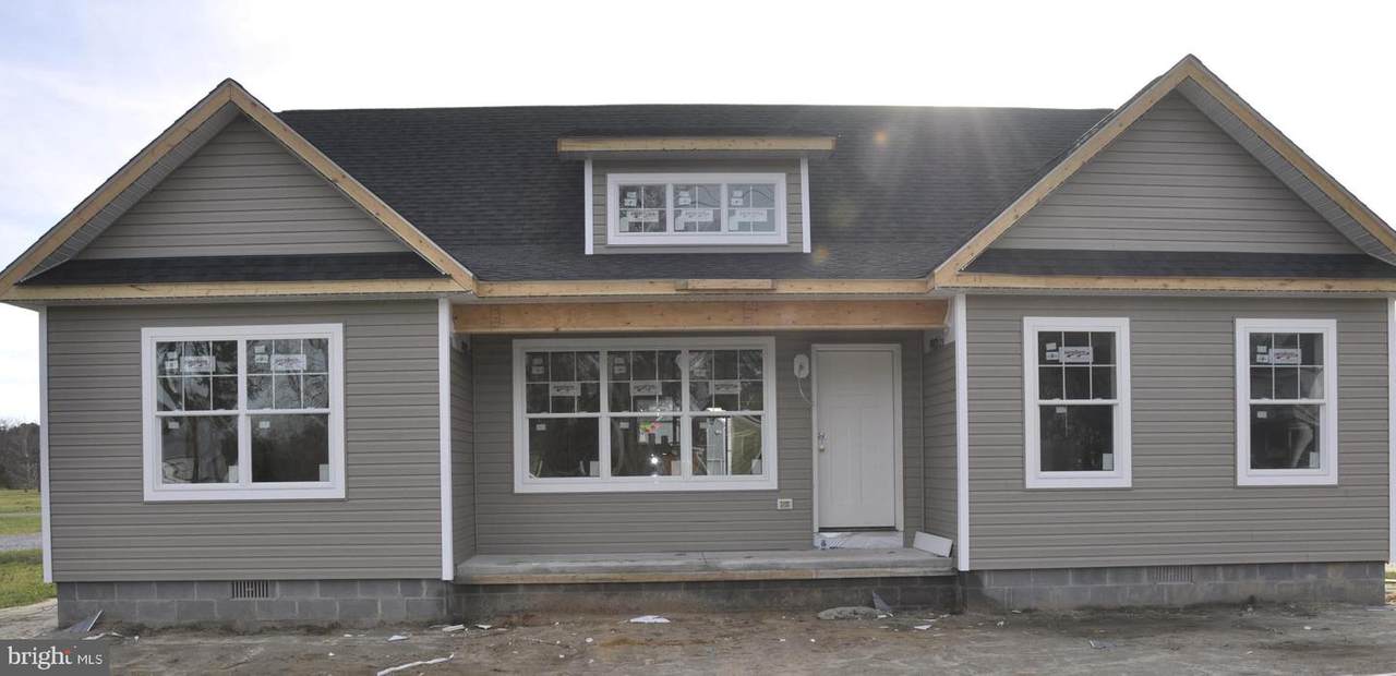 303 Railroad Ave - Photo 1