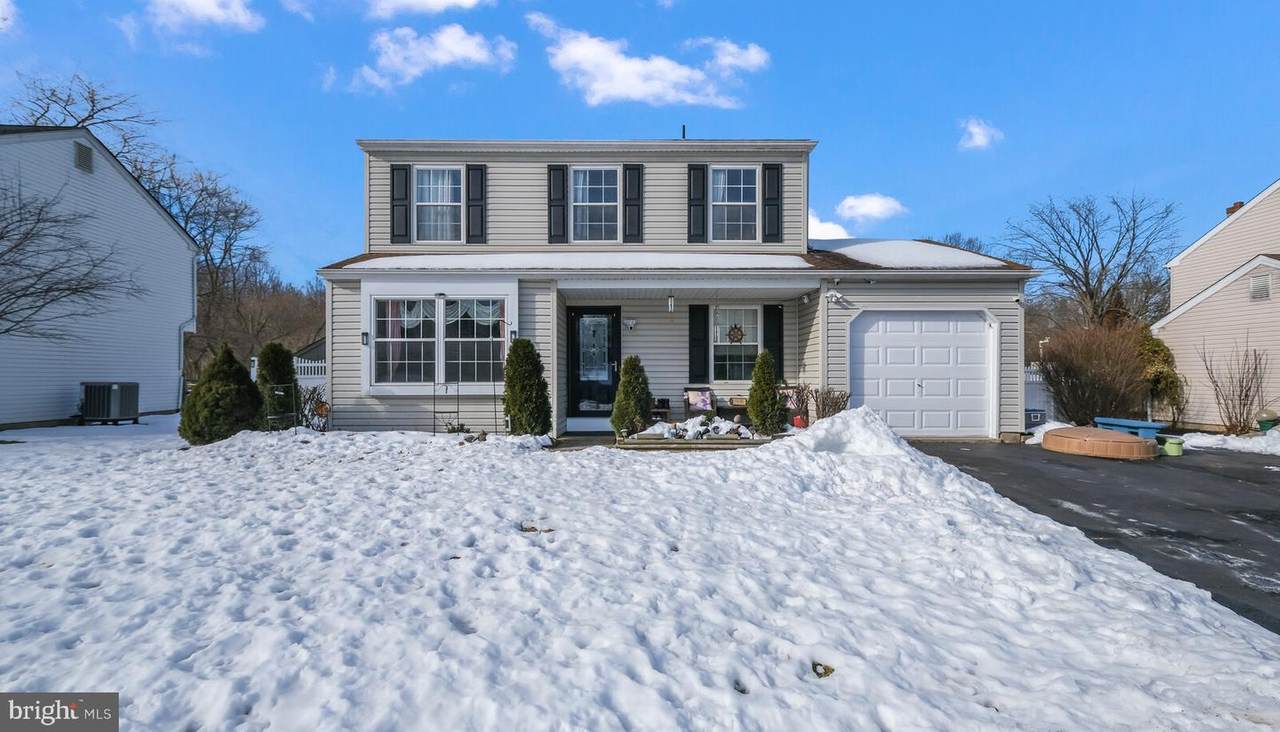 381 Alberts Way - Photo 1