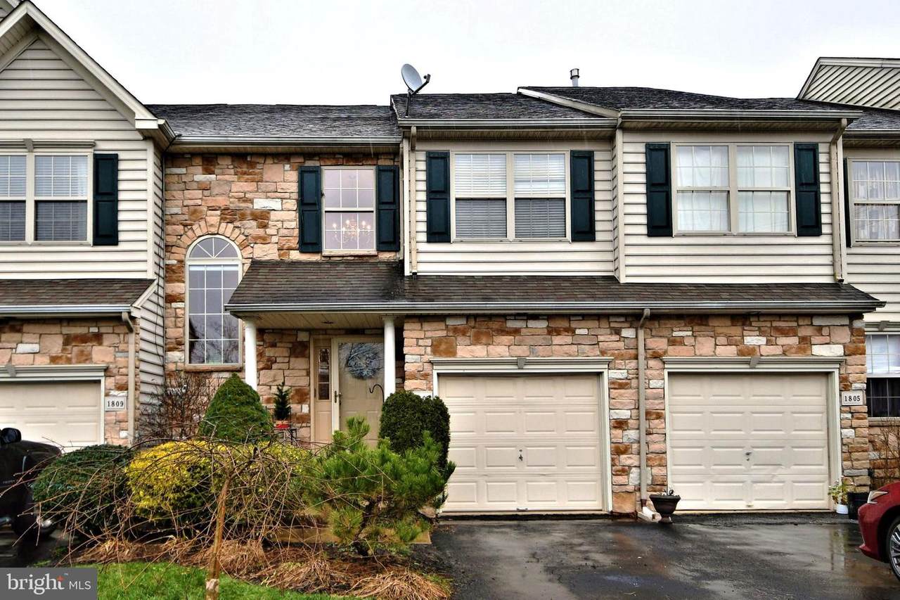 1807 Creekview Lane - Photo 1
