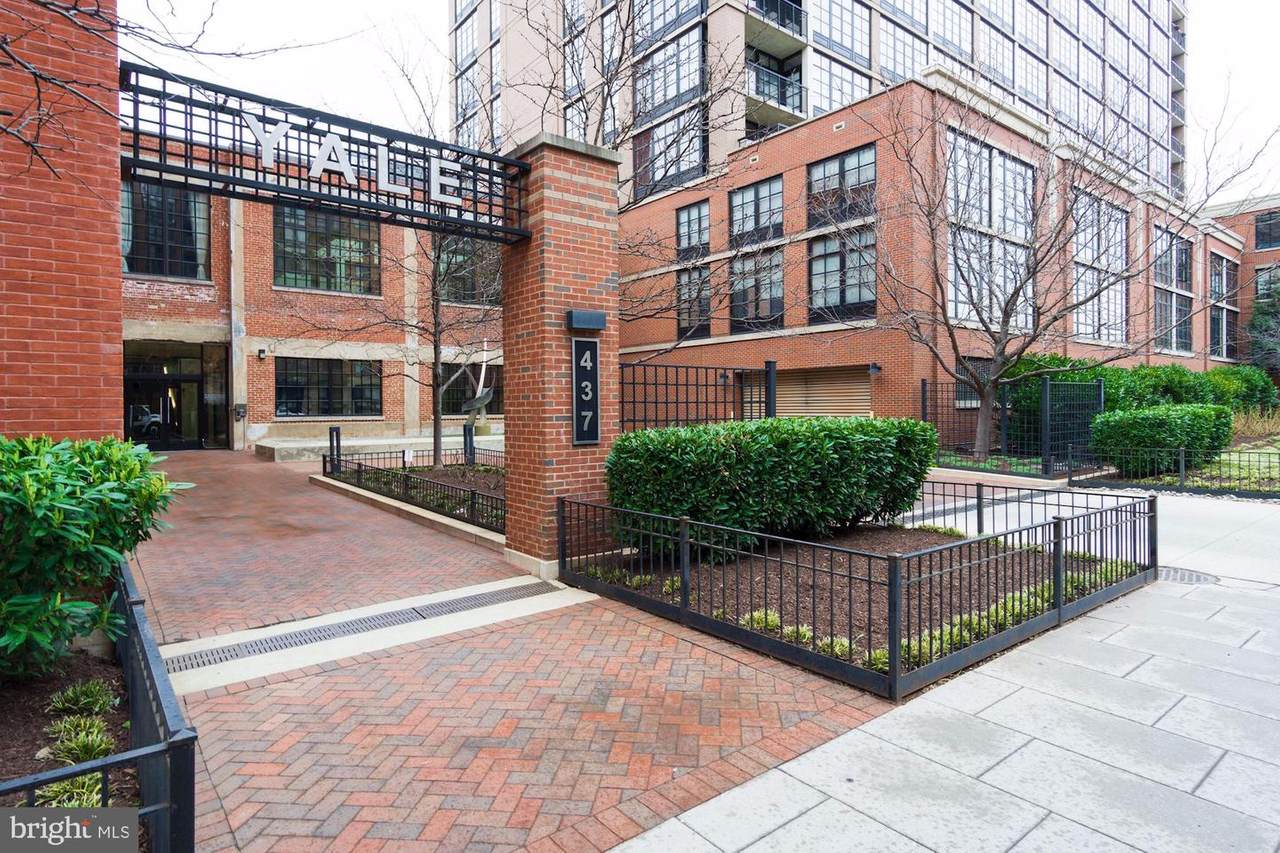 437 New York Avenue - Photo 1