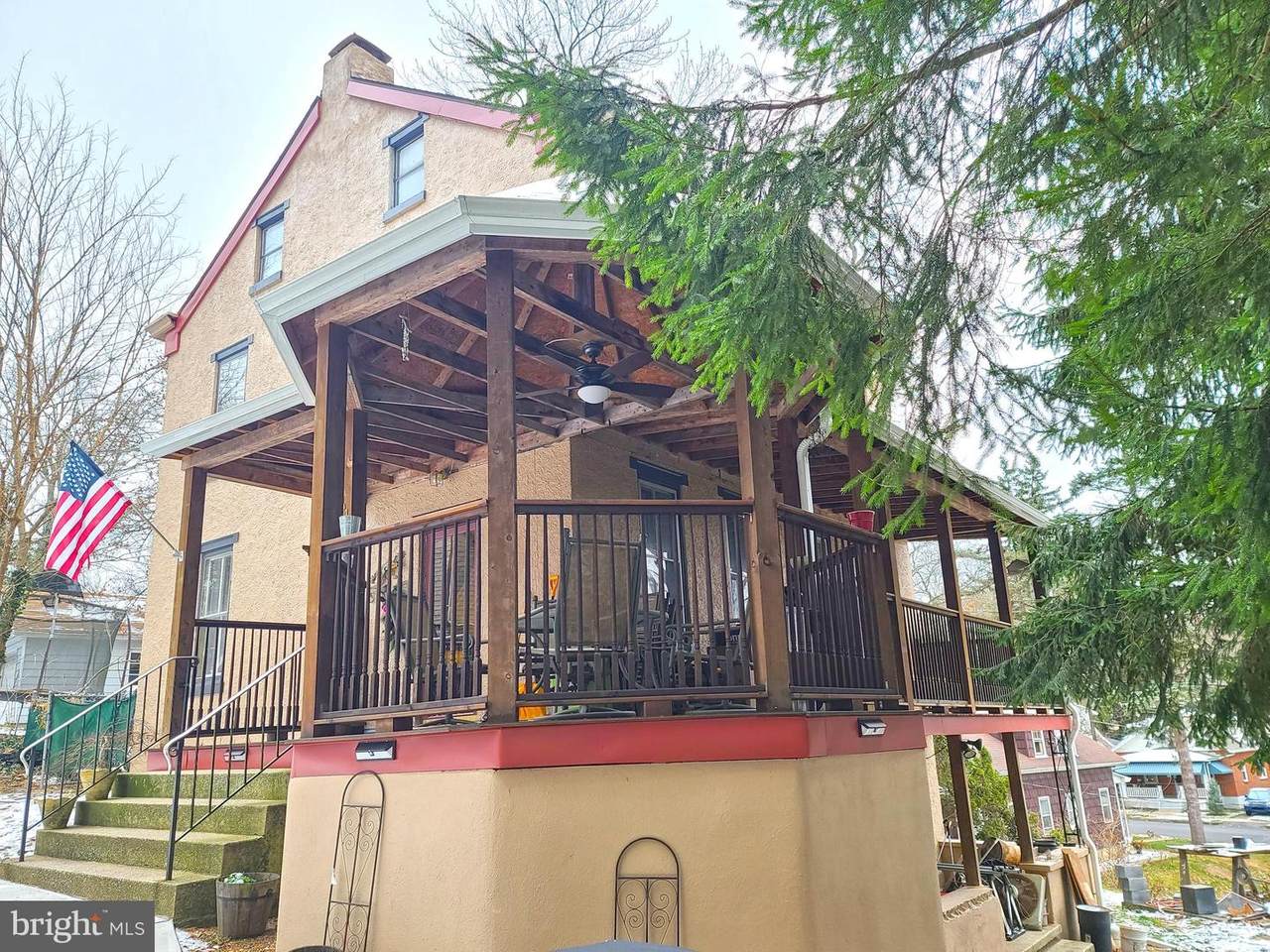 411 Woodside Avenue - Photo 1
