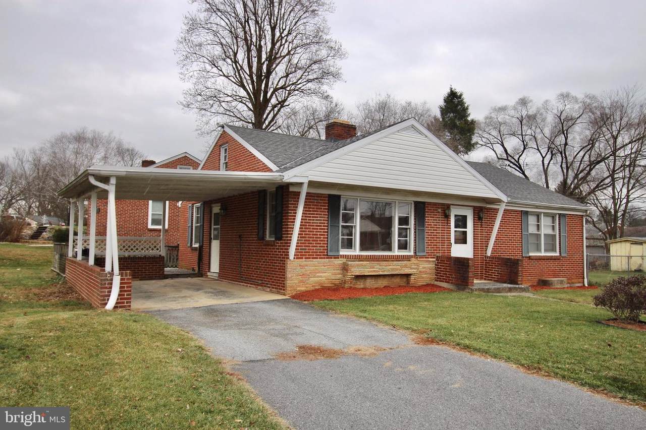 102 Colonial Drive - Photo 1