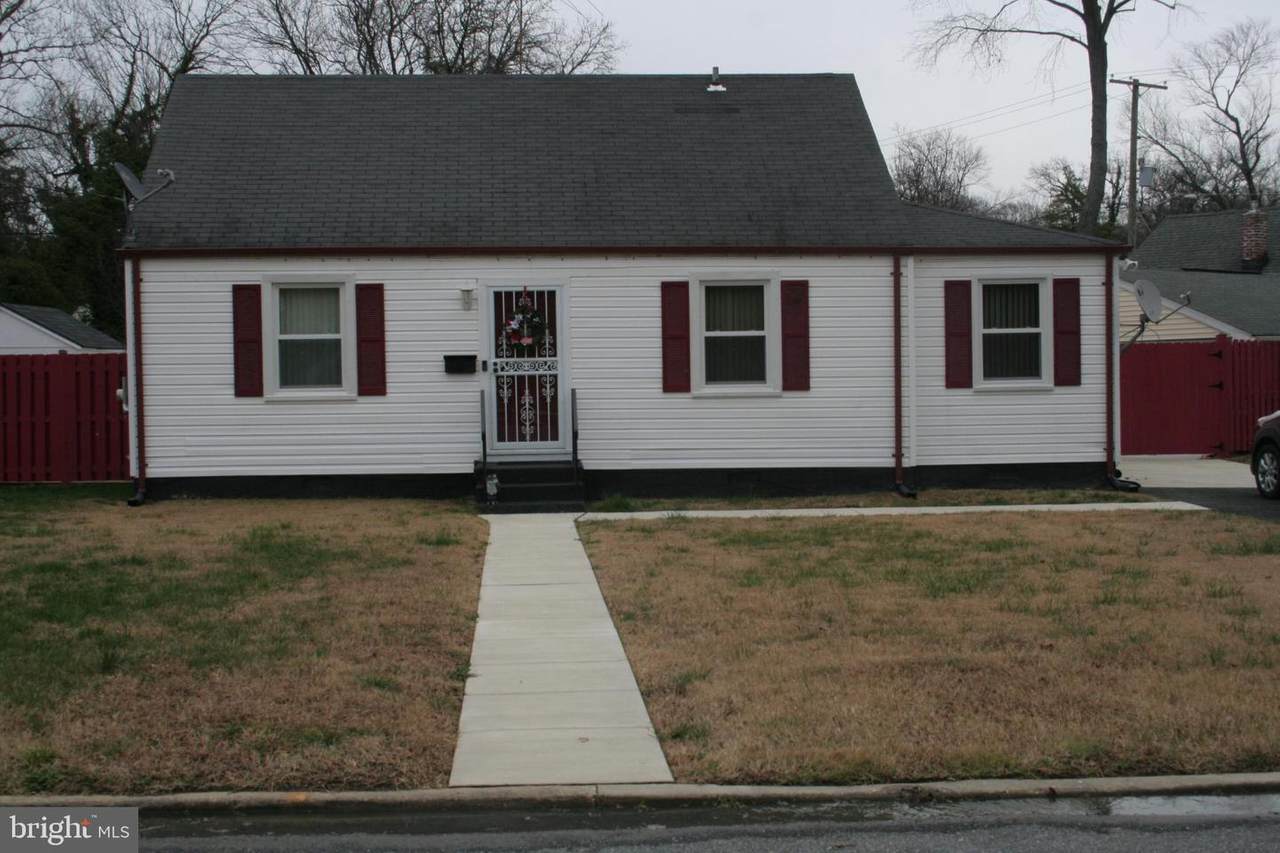 212 Huron Drive - Photo 1