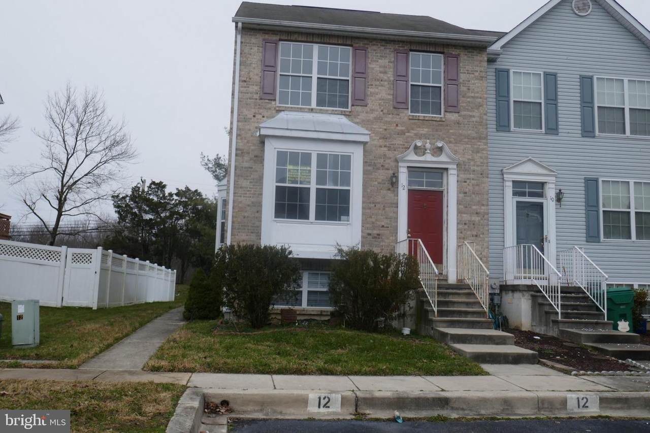 12 Versailles Court - Photo 1