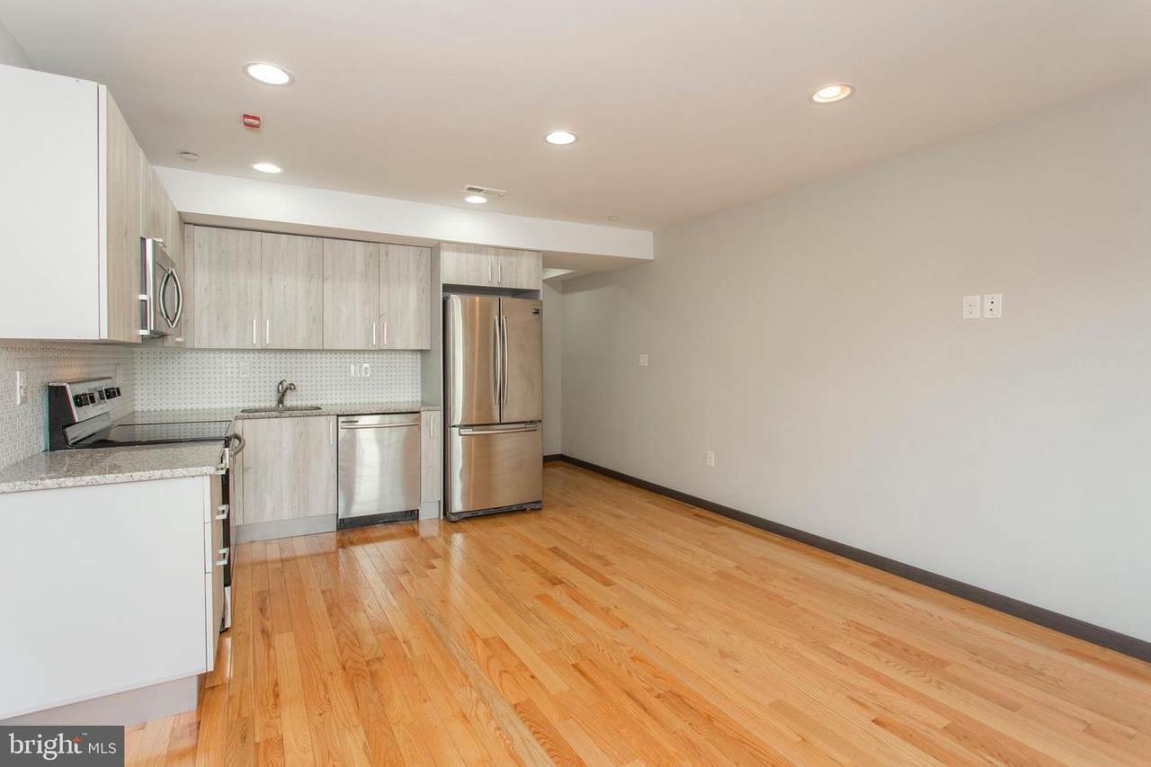 2541-43 Montrose Street - Photo 1