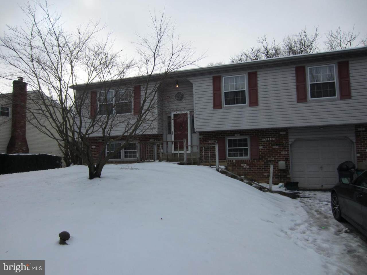325 Hanby Circle - Photo 1