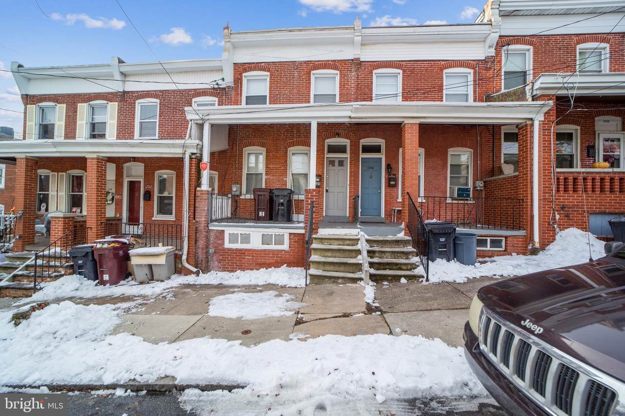 1204 Oak Street - Photo 1