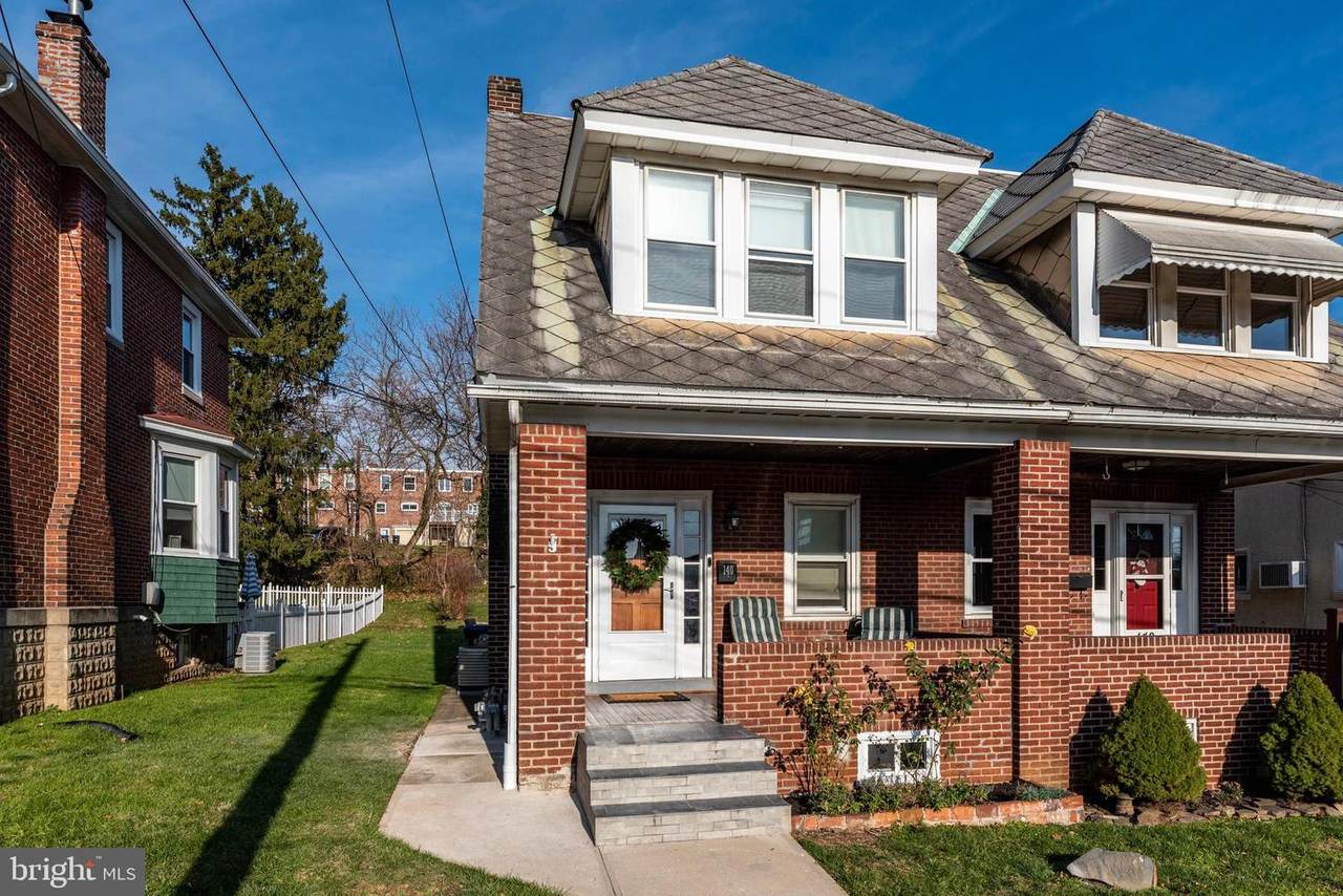 140 10TH Avenue - Photo 1