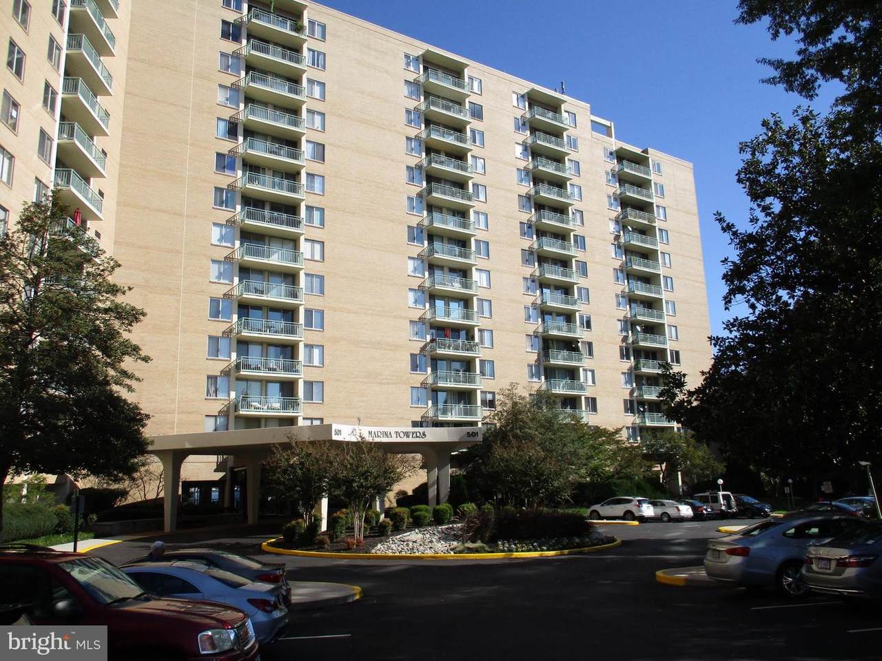 501 Slaters Lane - Photo 1