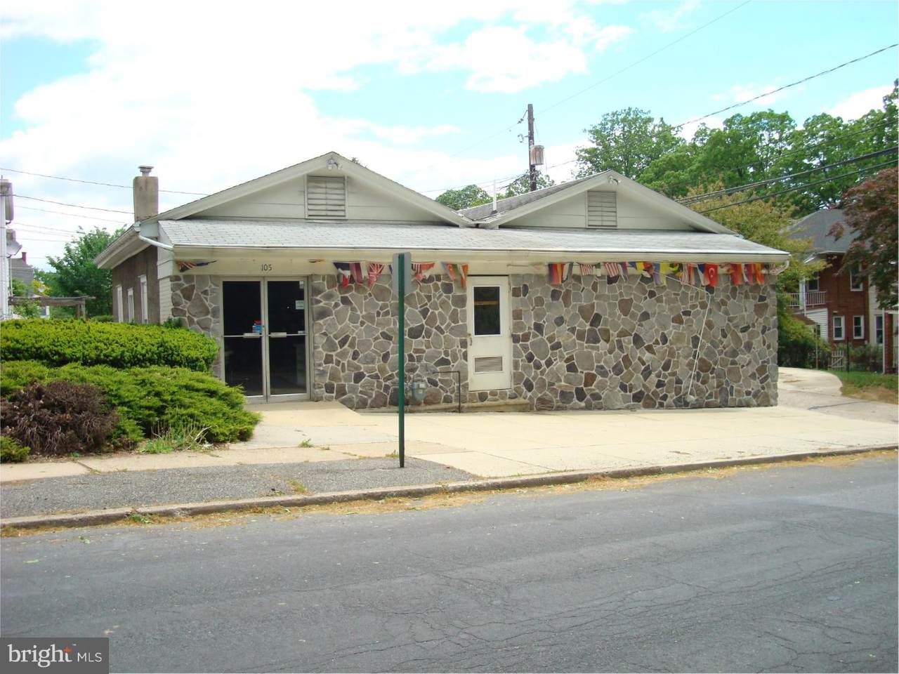 105 Evans Avenue - Photo 1