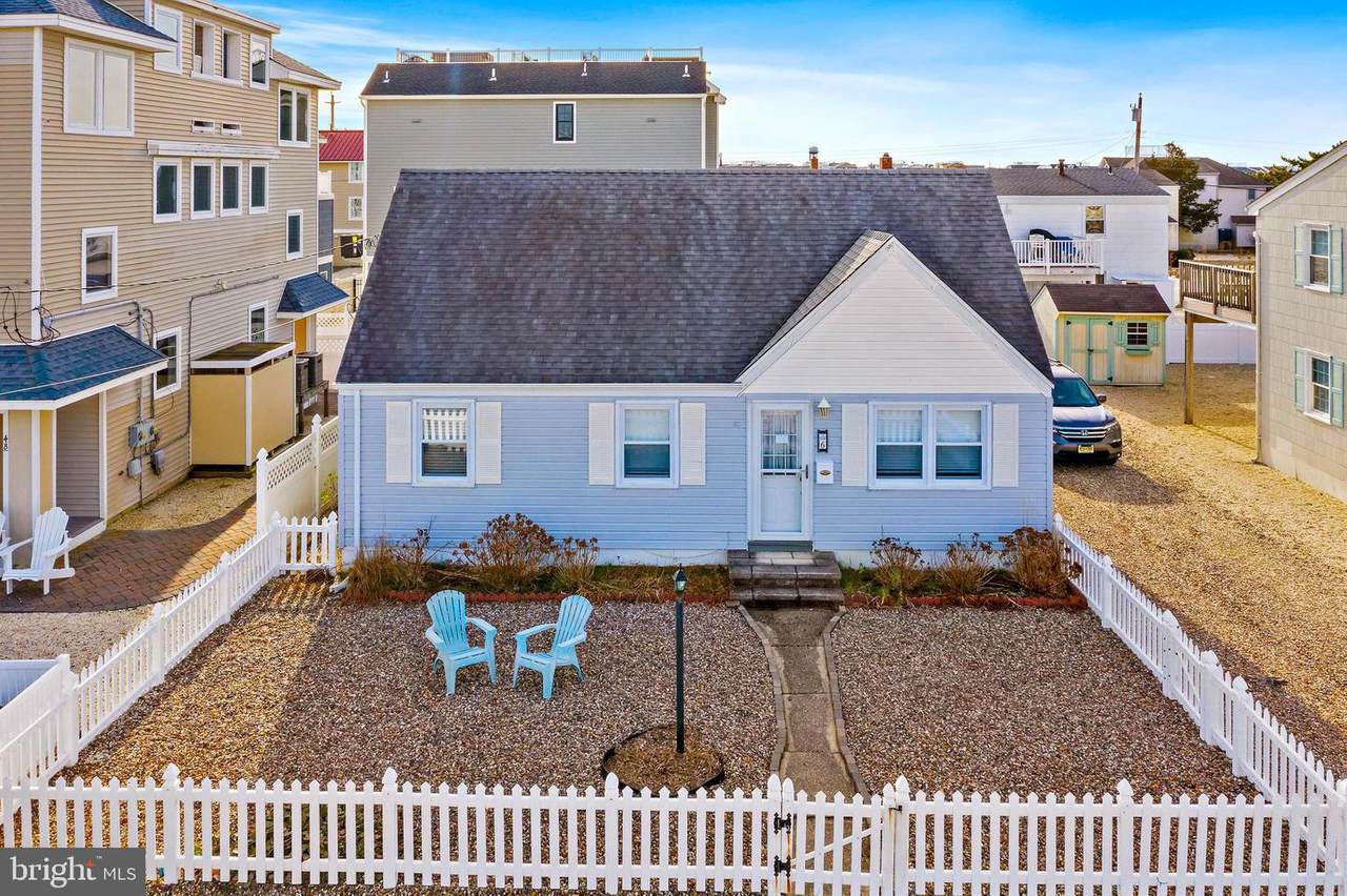 6 Susan Avenue - Photo 1
