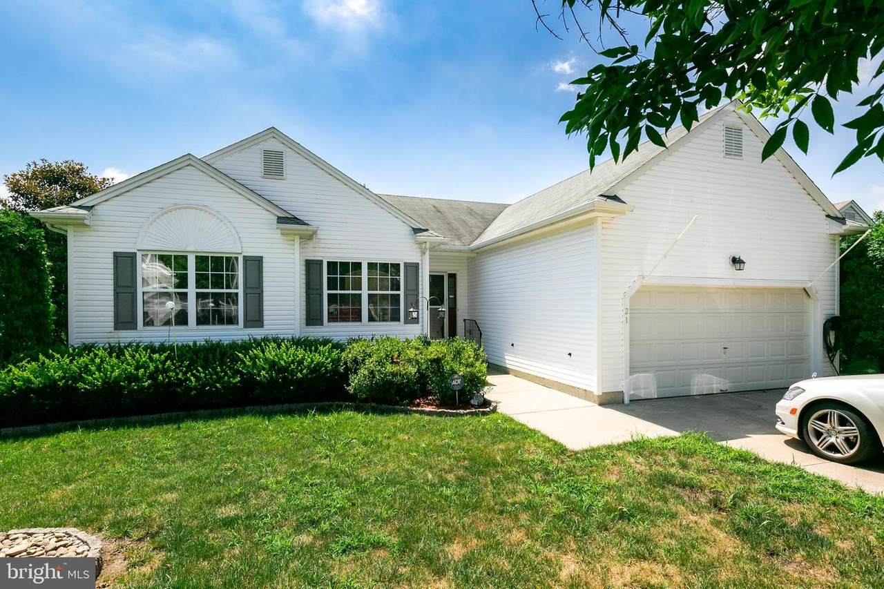 21 Ashley Drive - Photo 1
