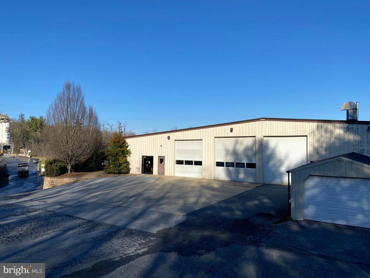 2922 Industrial Park Drive - Photo 1