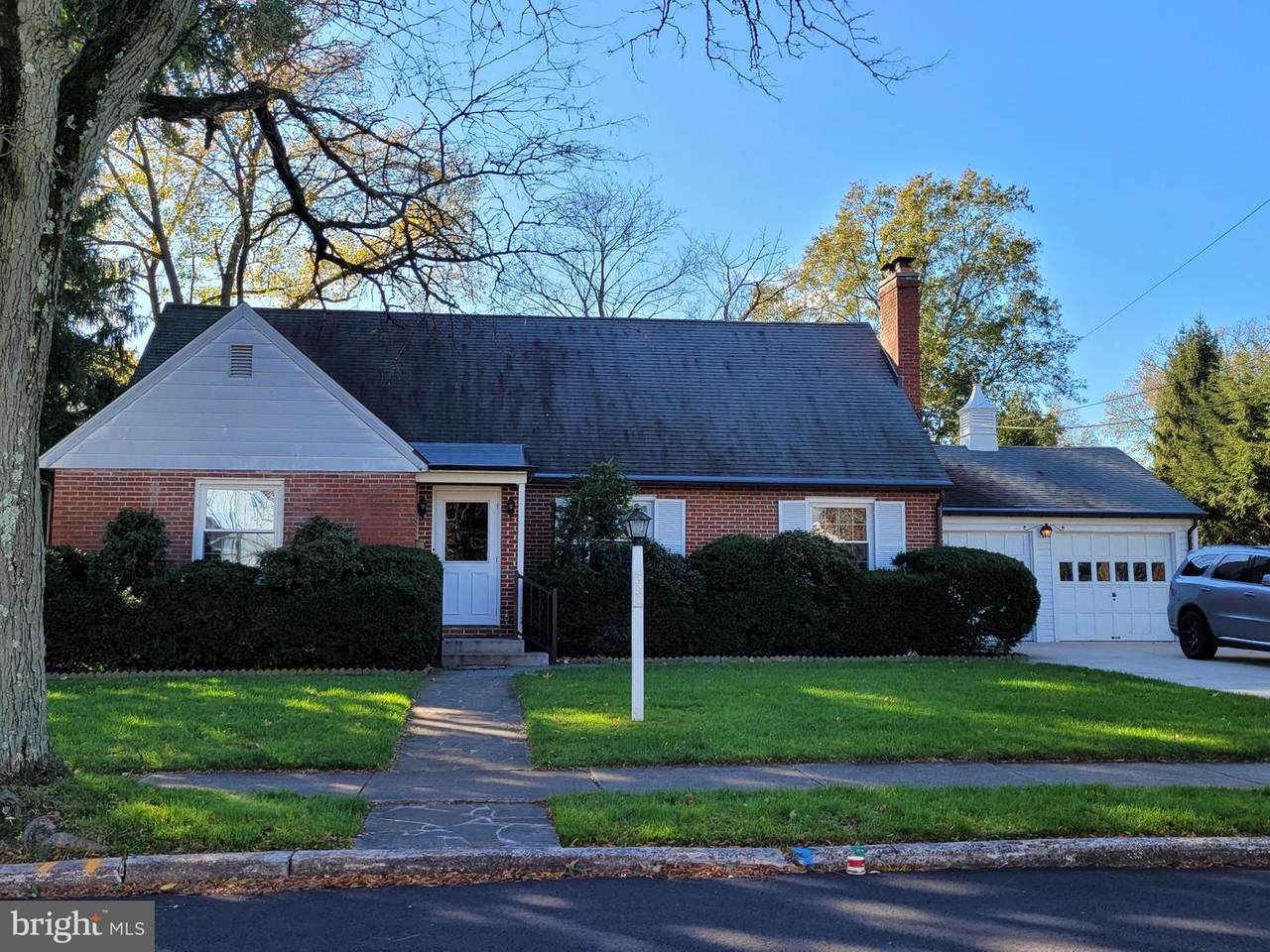 321 Ardmore Avenue - Photo 1