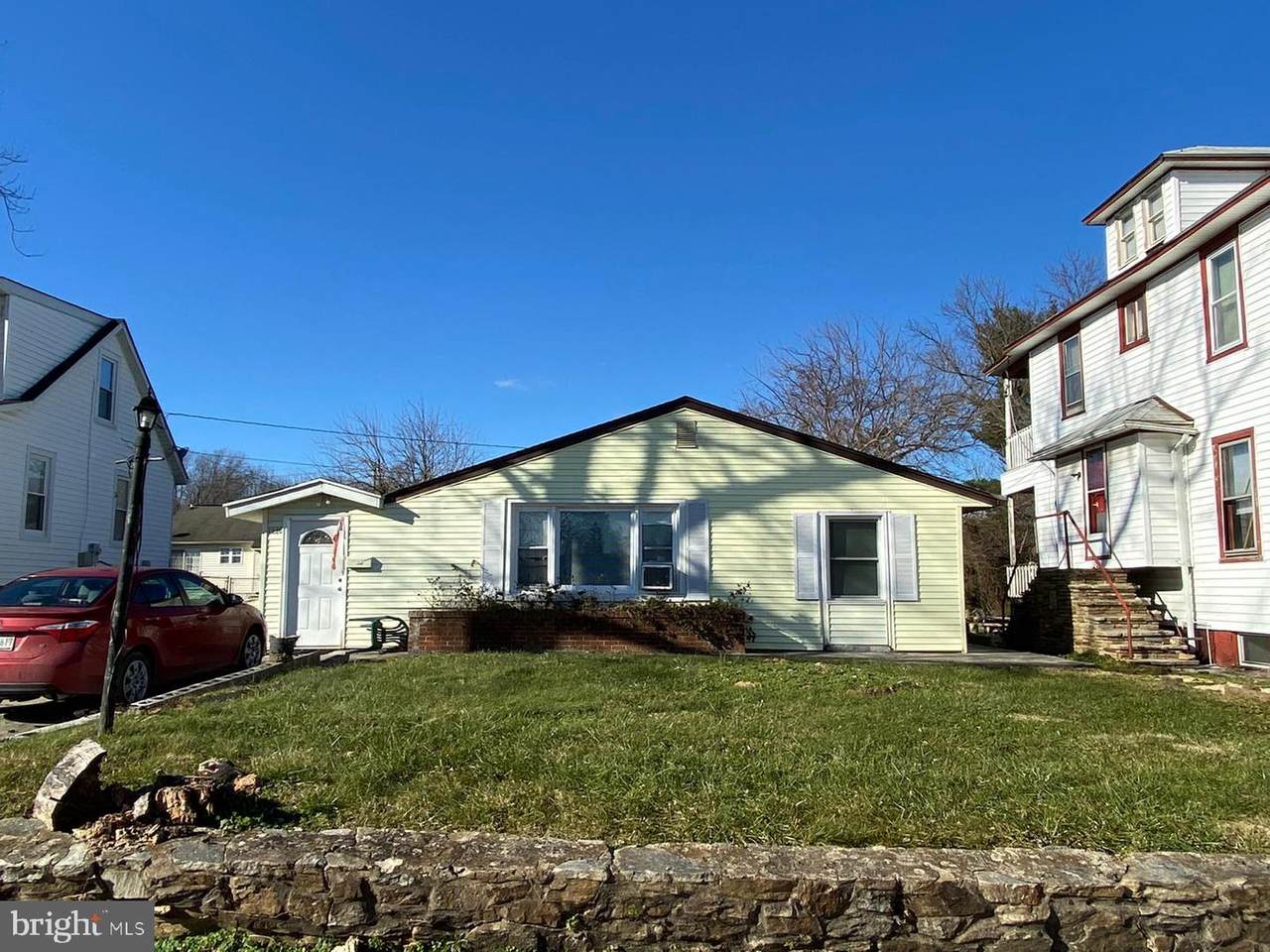 1930 Summit Avenue - Photo 1