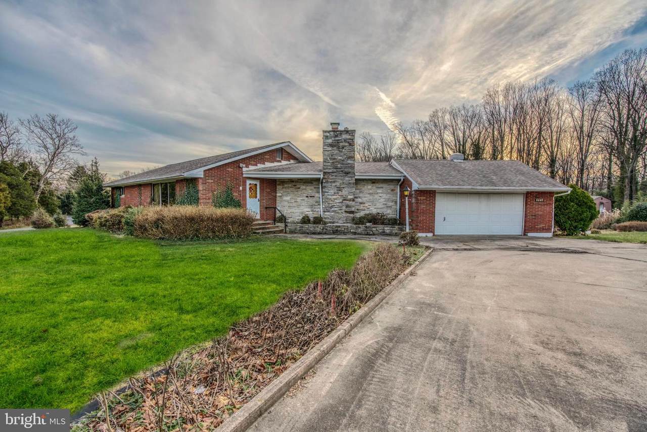 2904 Sycamore Drive - Photo 1
