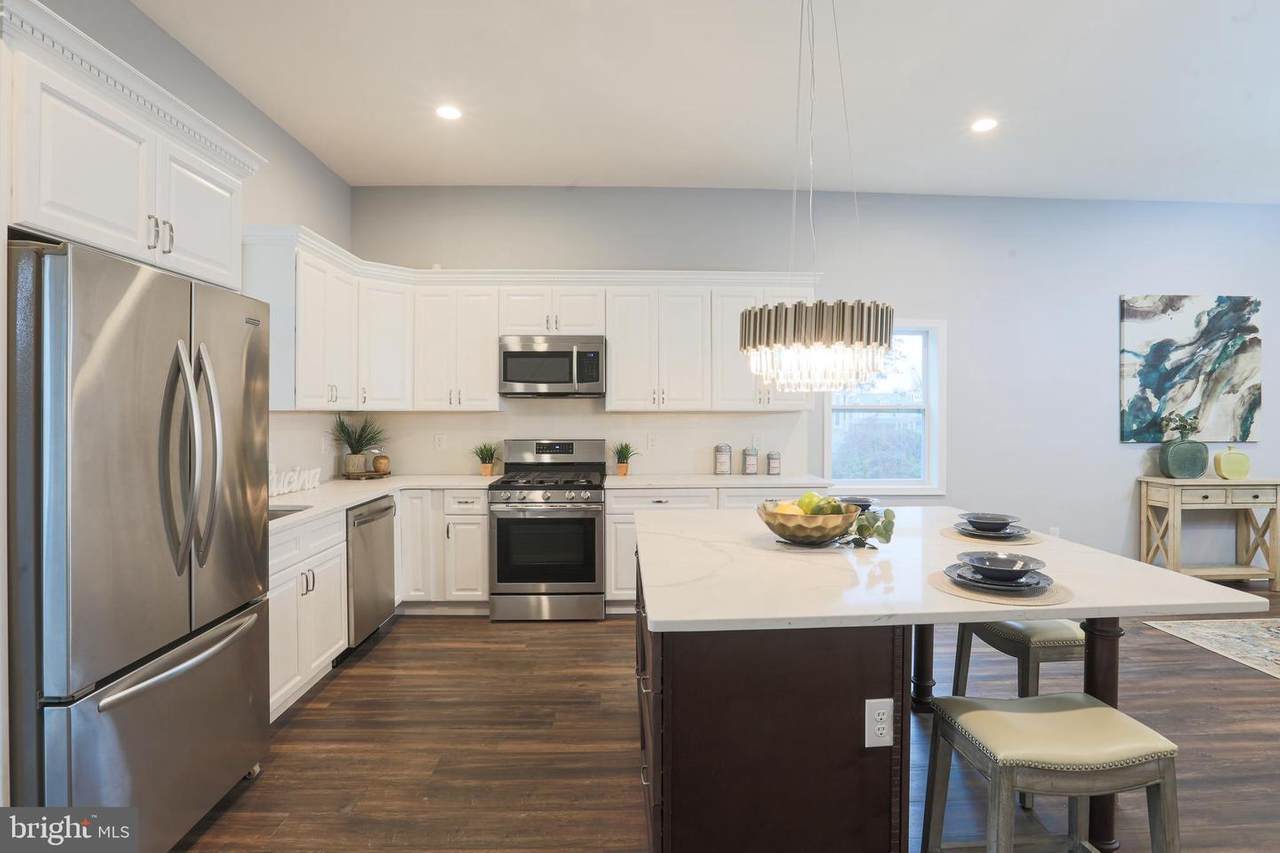 4011 Fernhill Avenue - Photo 1