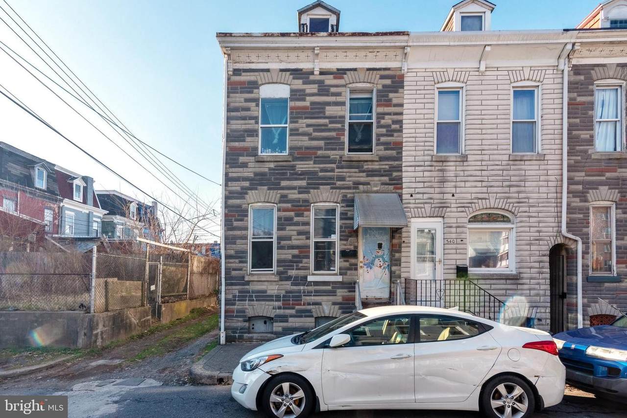 342 Carpenter Street - Photo 1