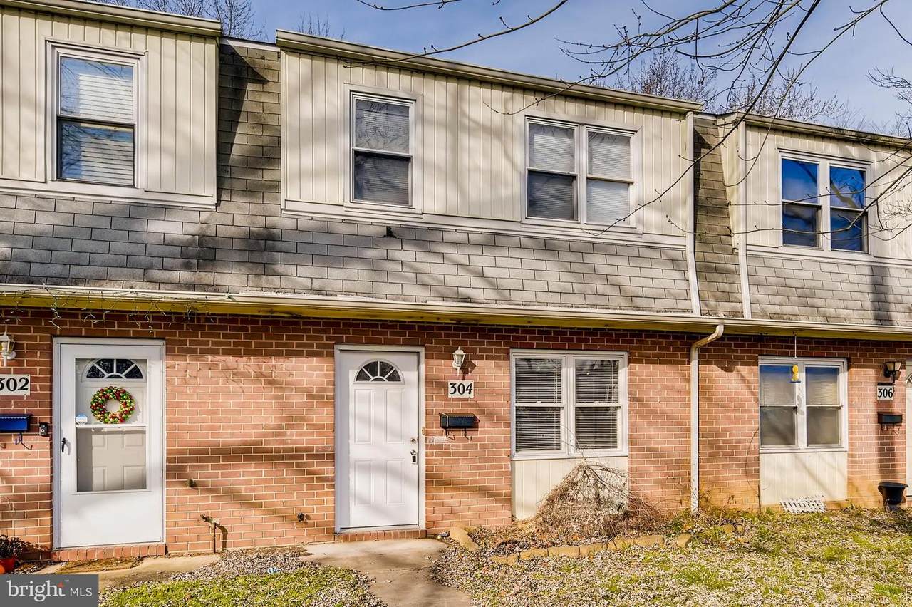 304 Center Deen Avenue - Photo 1