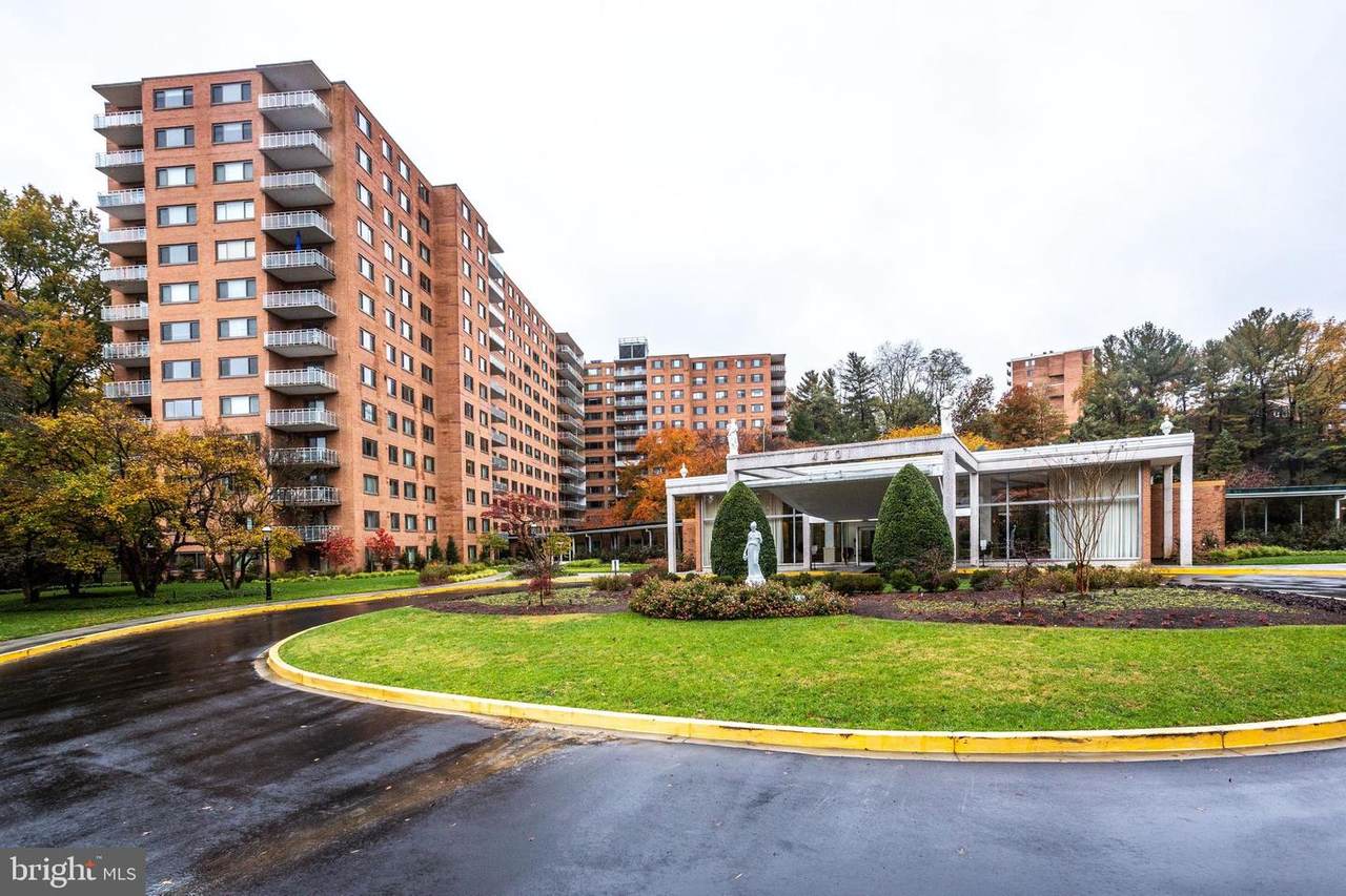 4201 Cathedral Avenue - Photo 1