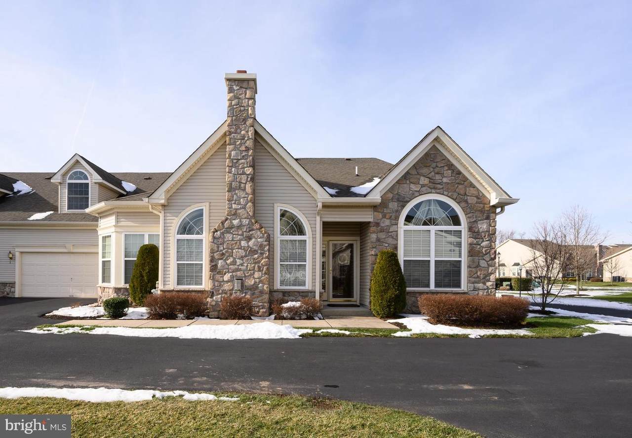 4 Five Ponds Circle - Photo 1