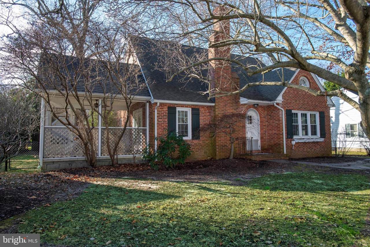 304 Elm Avenue - Photo 1