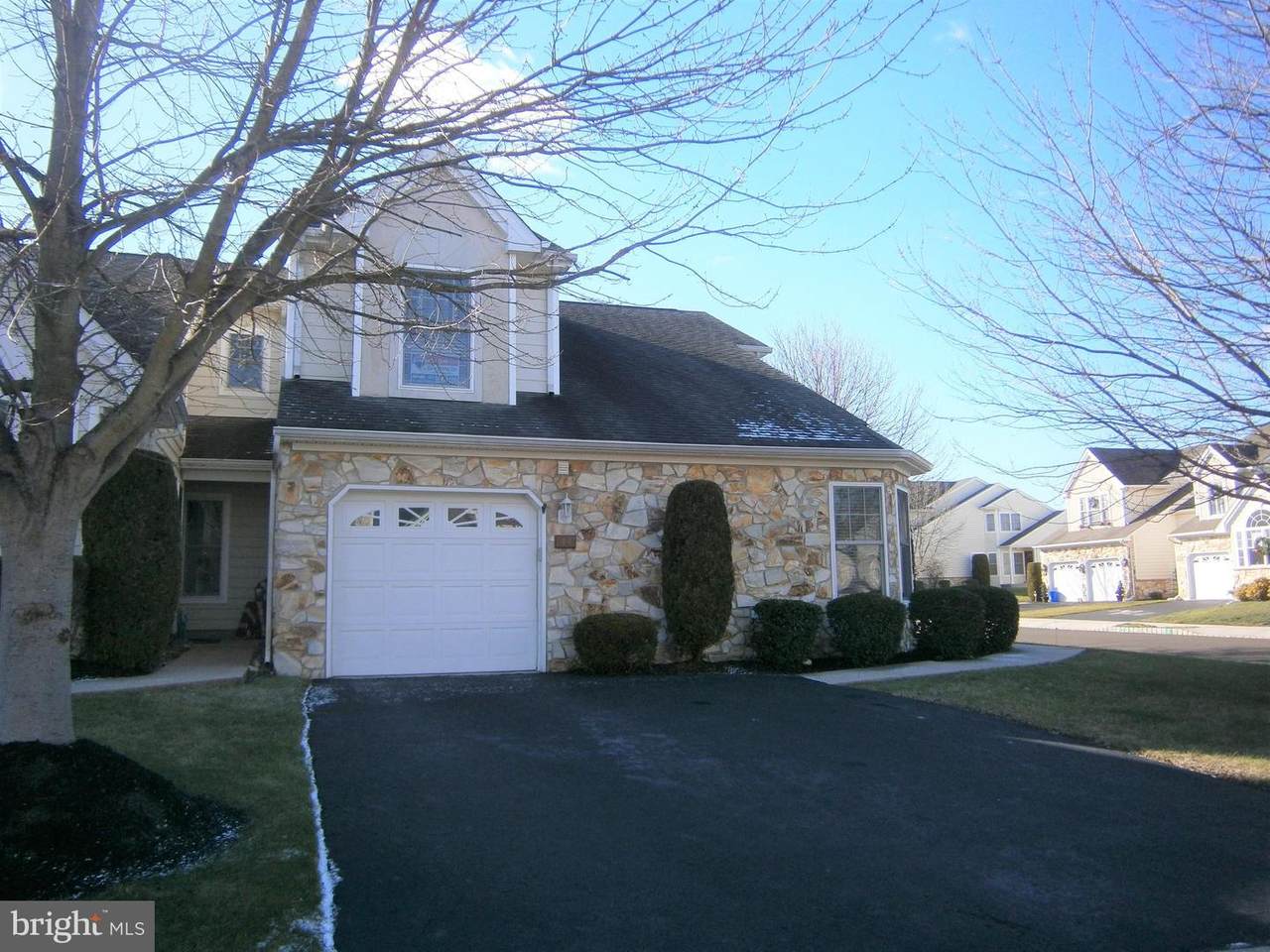 44 Ashley Drive - Photo 1
