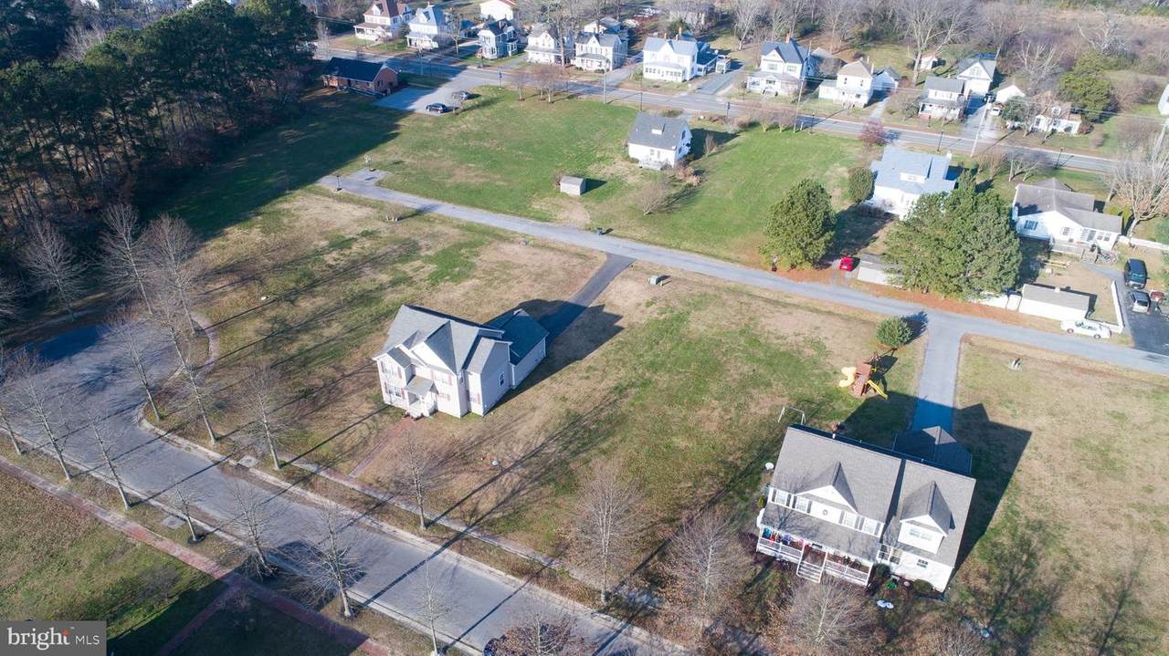 208 Manning Lane - Photo 1