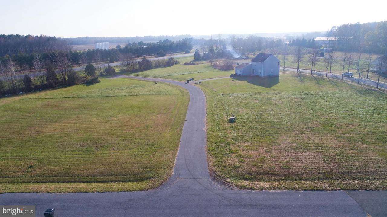 7 Buckland Parkway - Photo 1