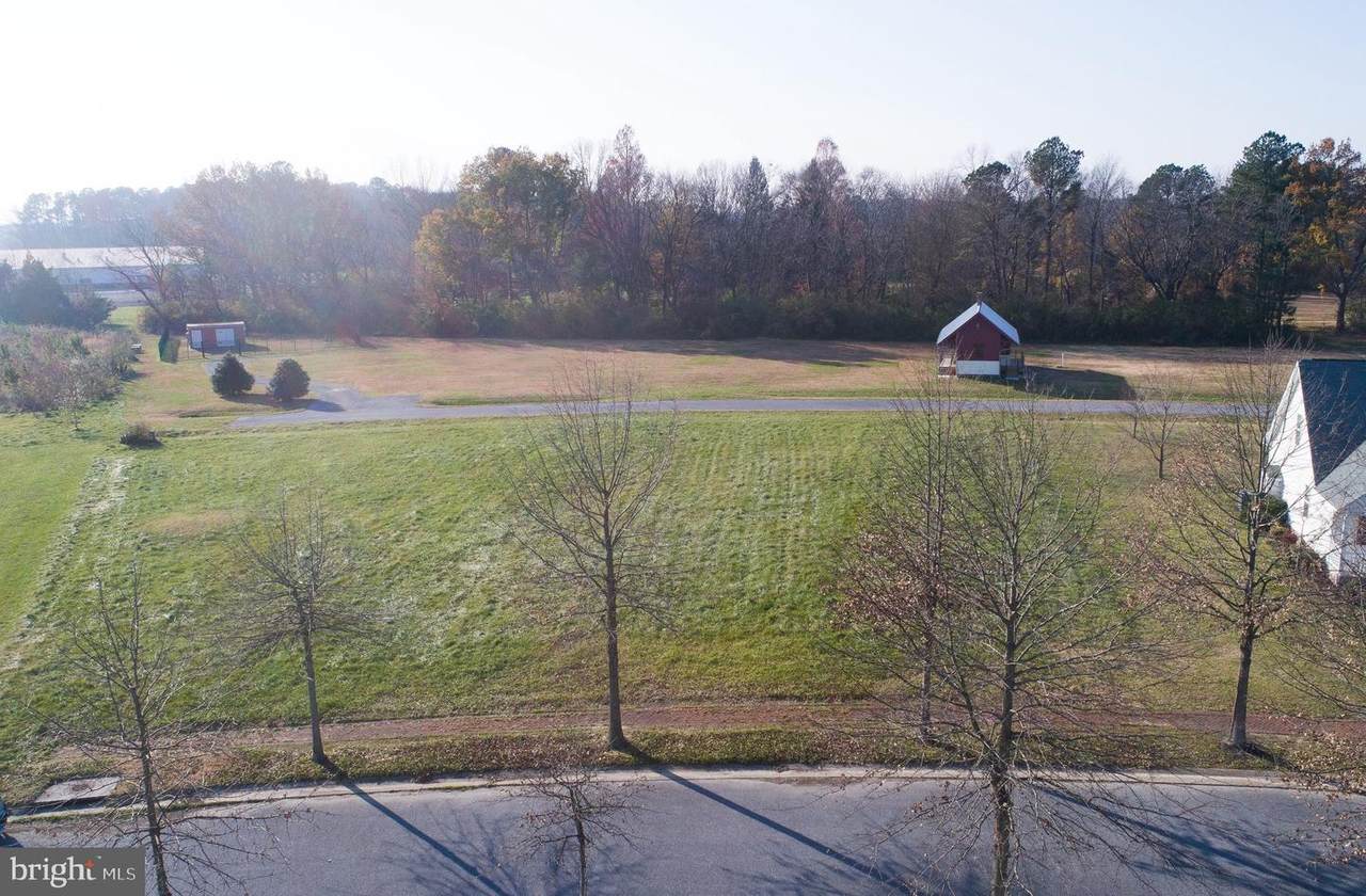 8 Buckland Parkway - Photo 1