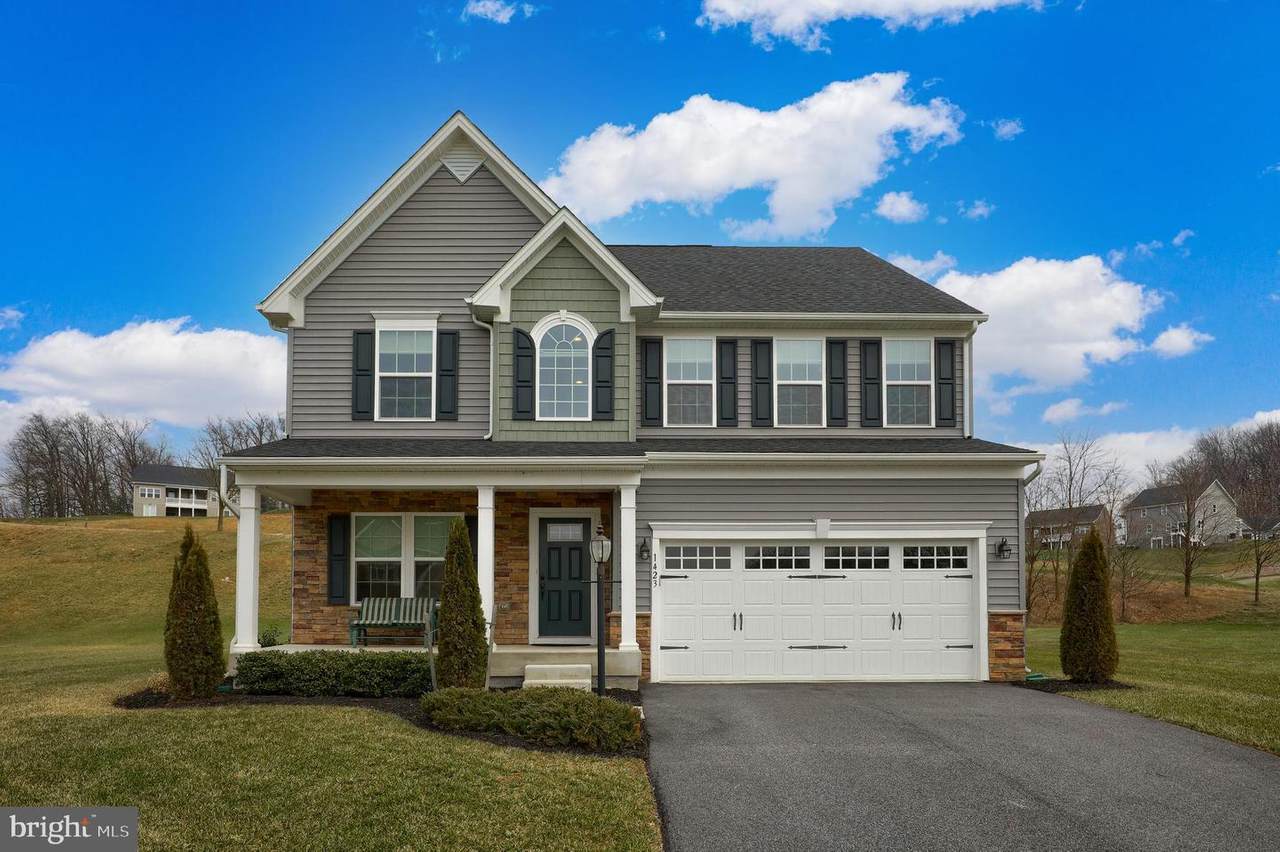 1423 Crest Way - Photo 1