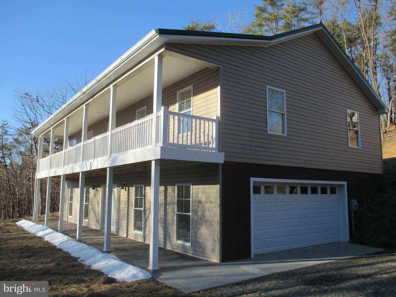 Pinecrest - Photo 1