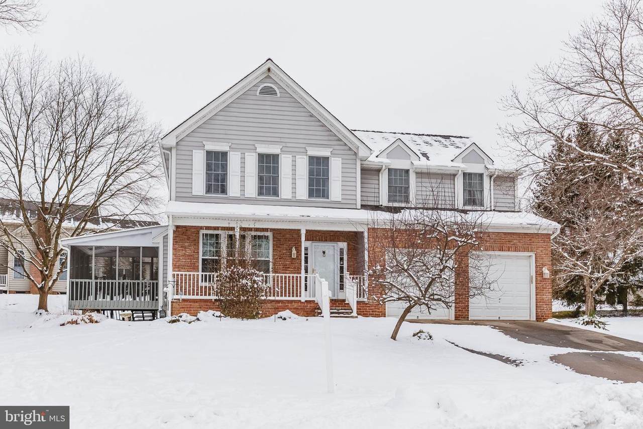 10 Hemlock Court - Photo 1