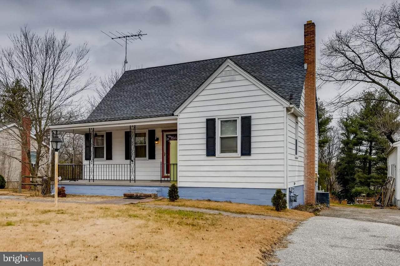 6021 Hunt Club Road - Photo 1