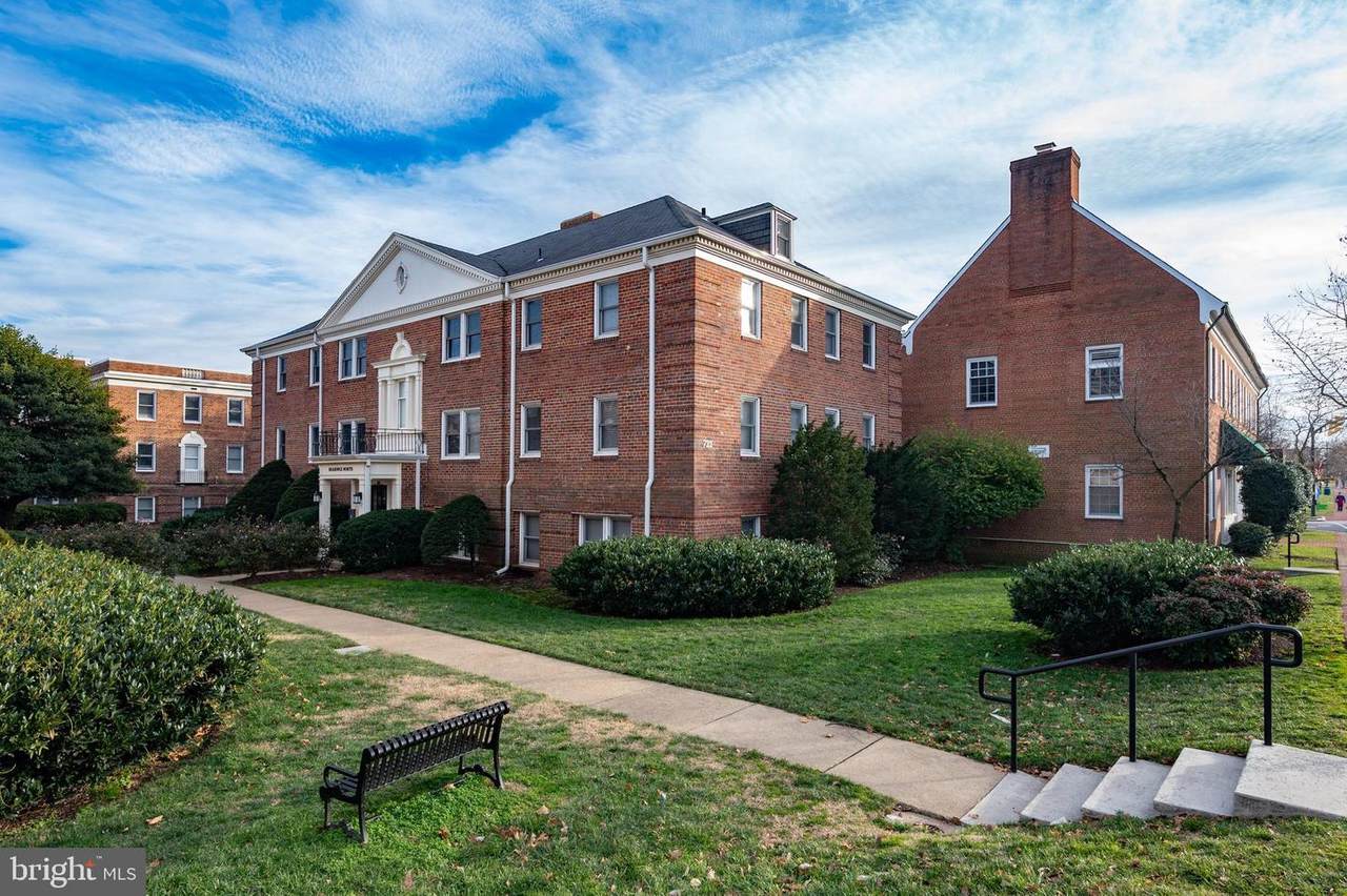 722 Washington Street - Photo 1