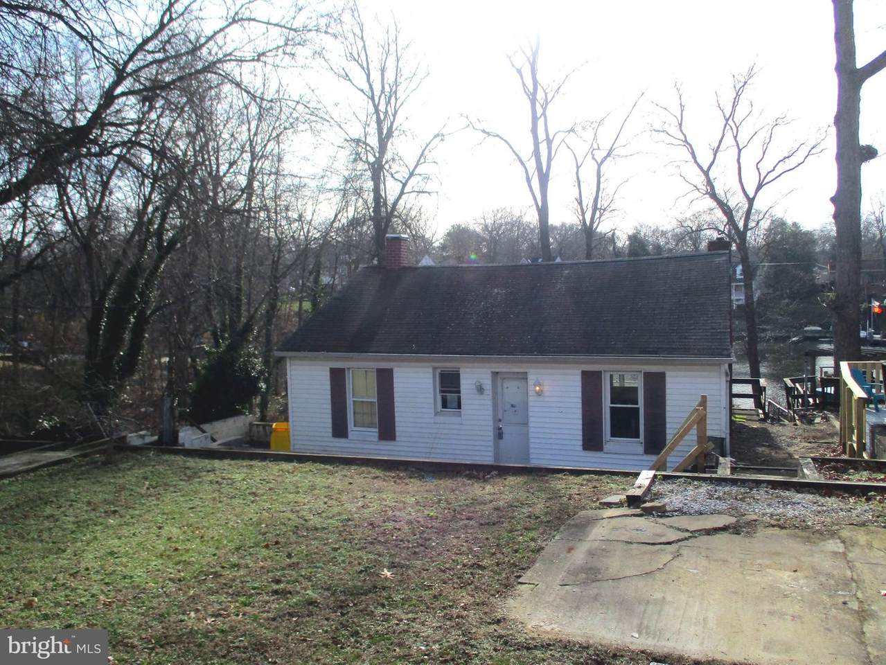 603 Riverside Drive - Photo 1