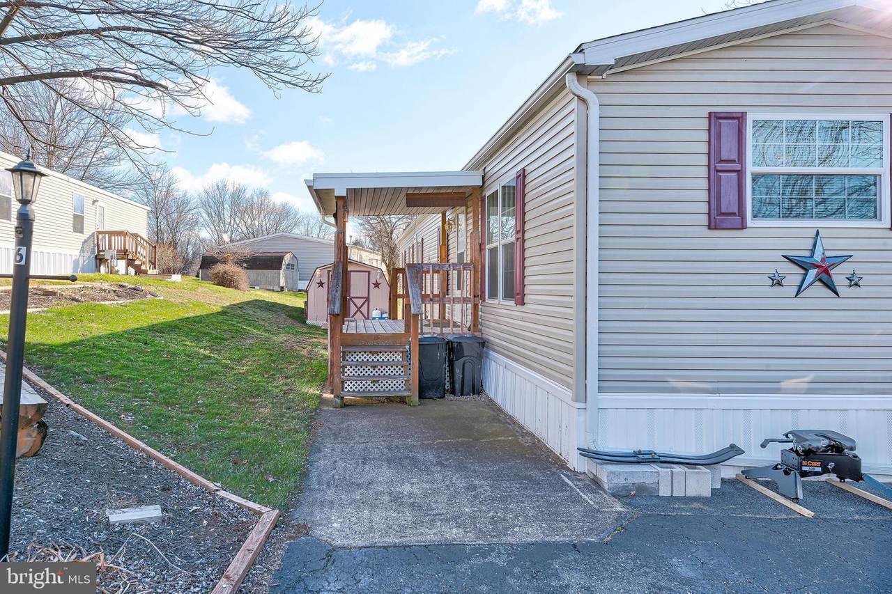 6 Mimosa Lane - Photo 1